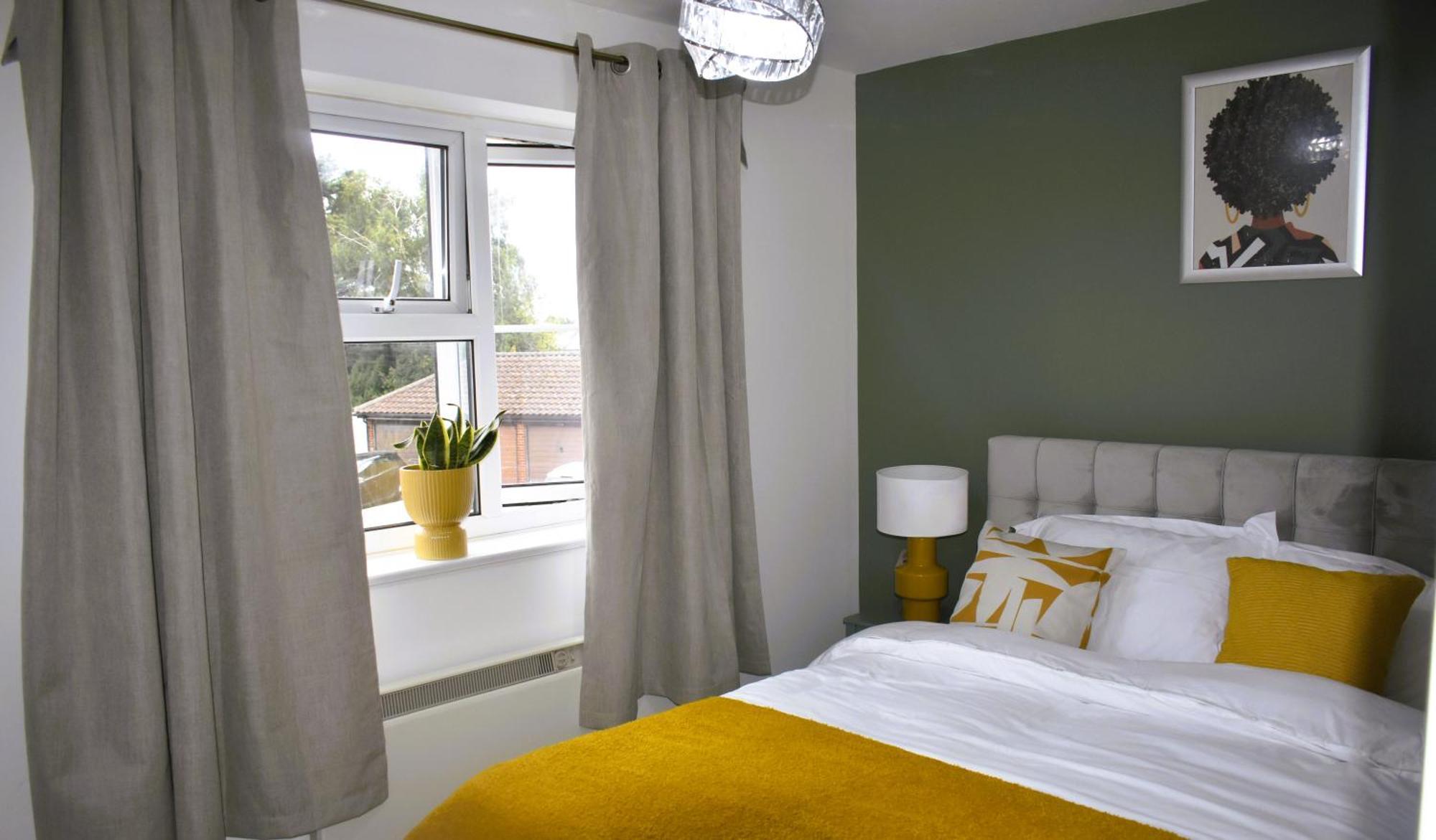 Luxury 2 Bed House With 3 Beds,3 Free Parking Lot In Dartford Near Town Centre, Adjacent Bus Stop, Train Station, Bluewater Mall, 25Mins To London City Airport,20 Miles From Central London Εξωτερικό φωτογραφία