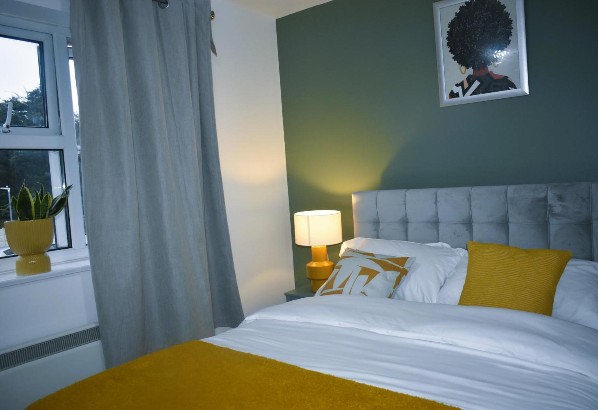 Luxury 2 Bed House With 3 Beds,3 Free Parking Lot In Dartford Near Town Centre, Adjacent Bus Stop, Train Station, Bluewater Mall, 25Mins To London City Airport,20 Miles From Central London Εξωτερικό φωτογραφία
